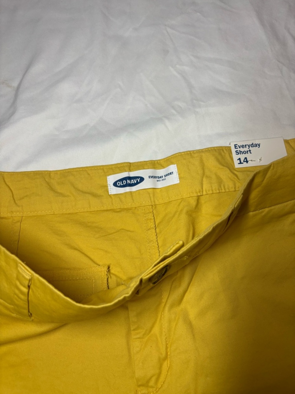 NWT Old Navy Mustard Yellow Everyday Short Flat Front Women’s Shorts, size 14 - Picture 3 of 4